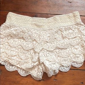 Rewind lace shorts